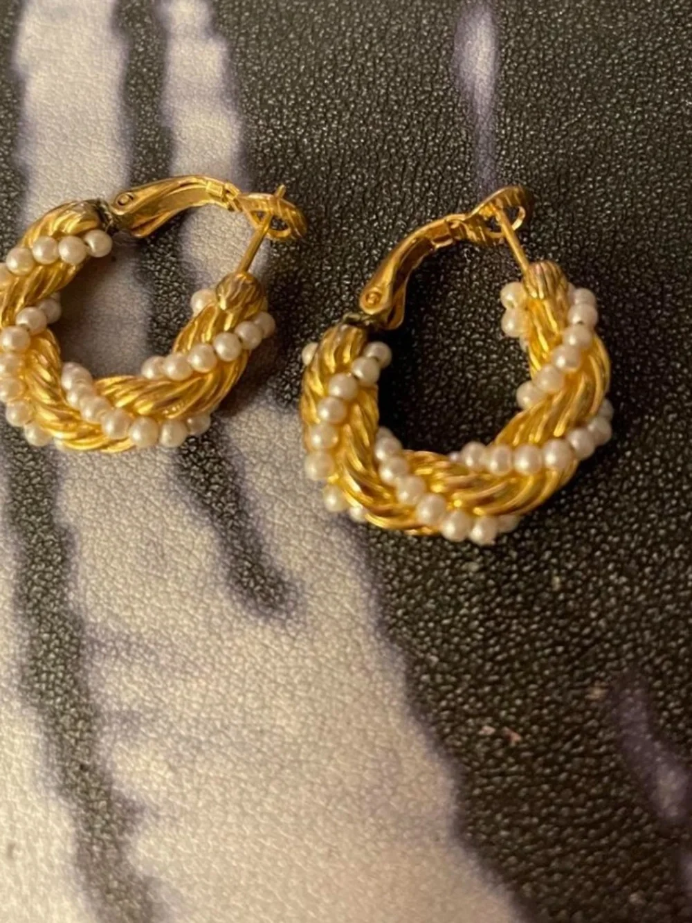 N/A stylish gold